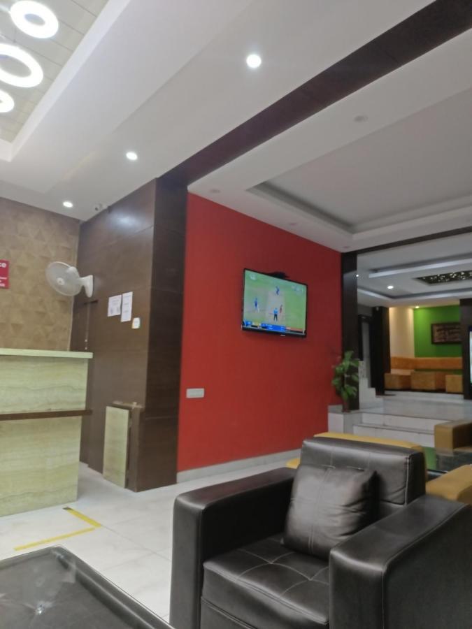 Hotel Star Inn Suite - Delhi Airport 뉴델리 외부 사진