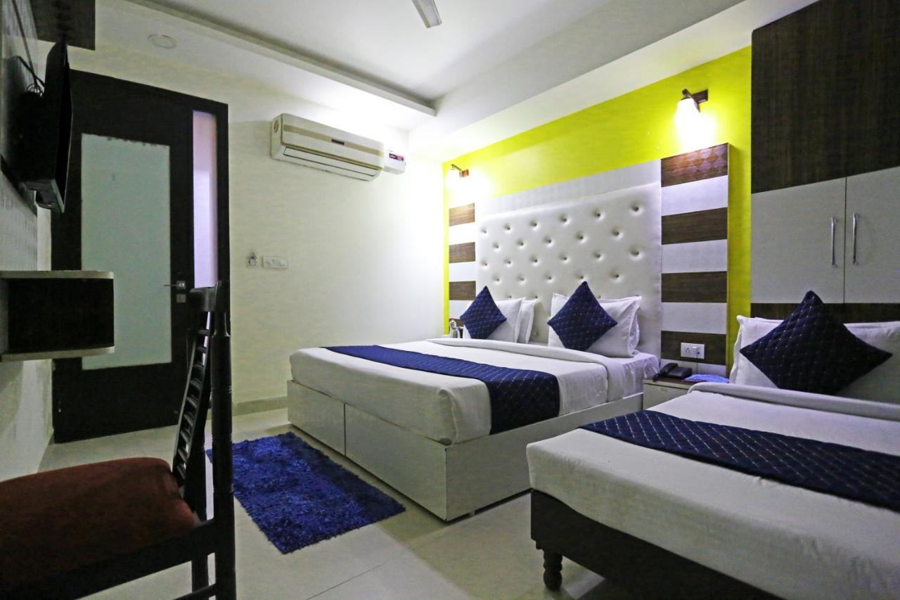 Hotel Star Inn Suite - Delhi Airport 뉴델리 외부 사진